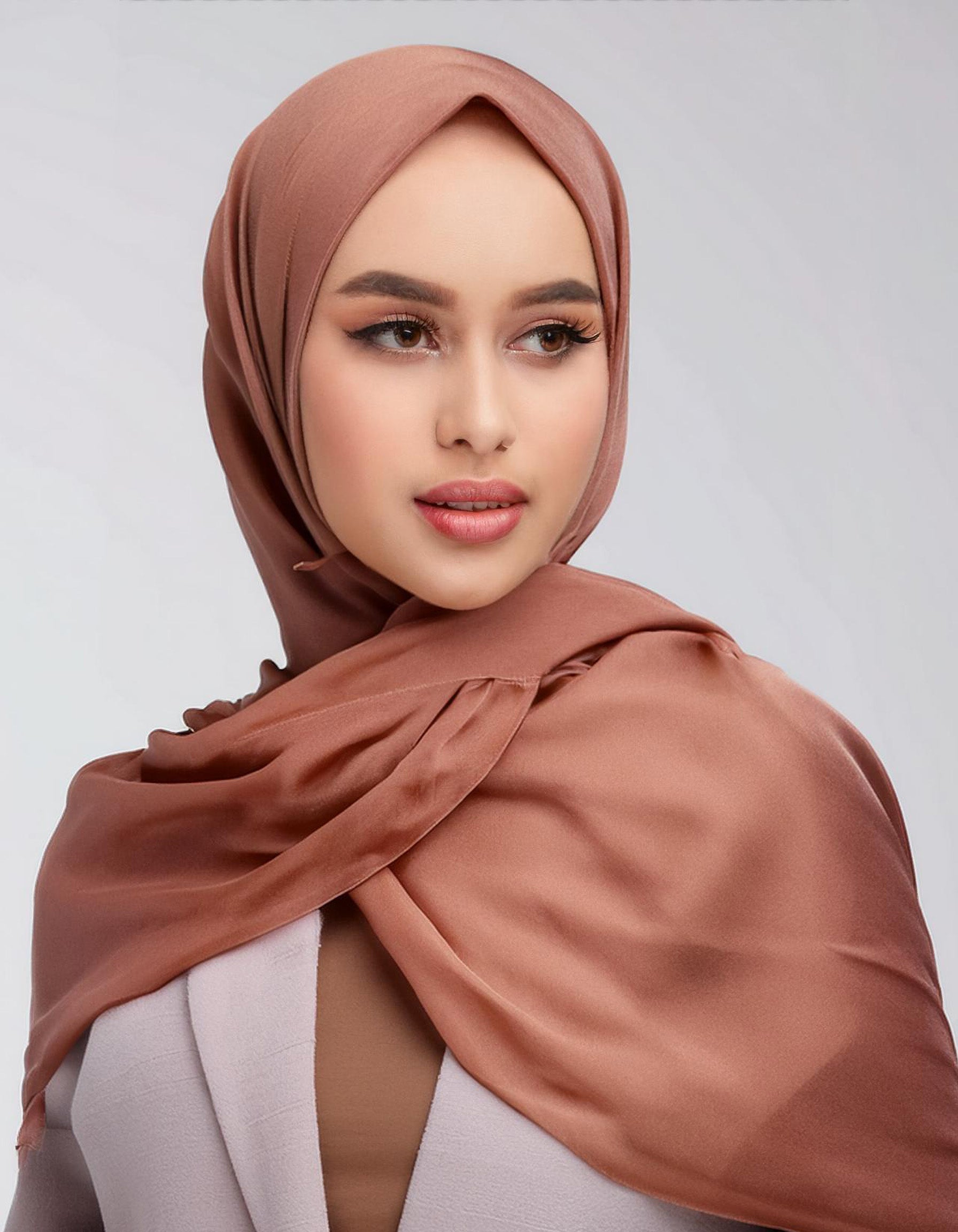 Dusty Rose Crinkle Hijab 2