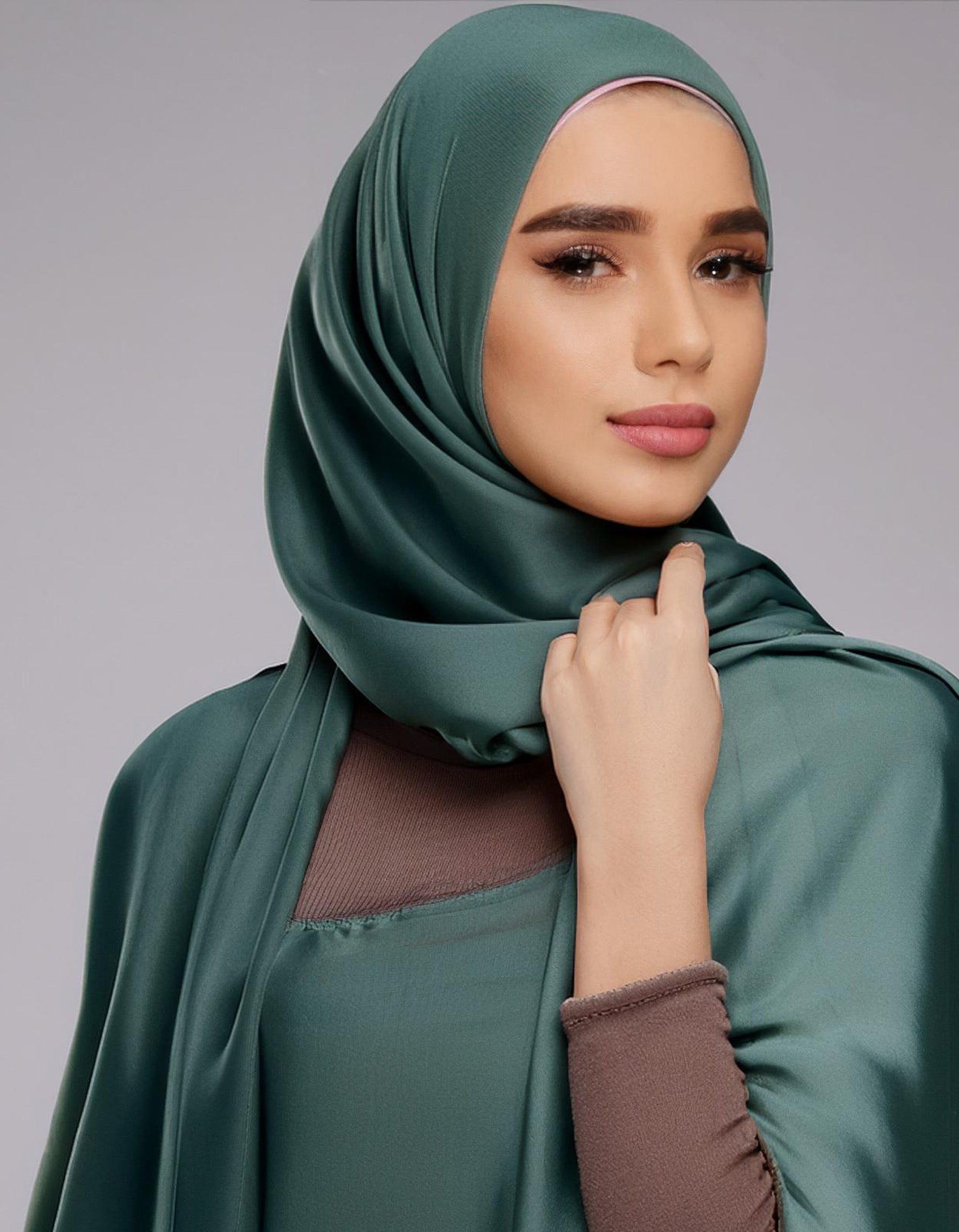 Forest Green Crinkle Hijab 2