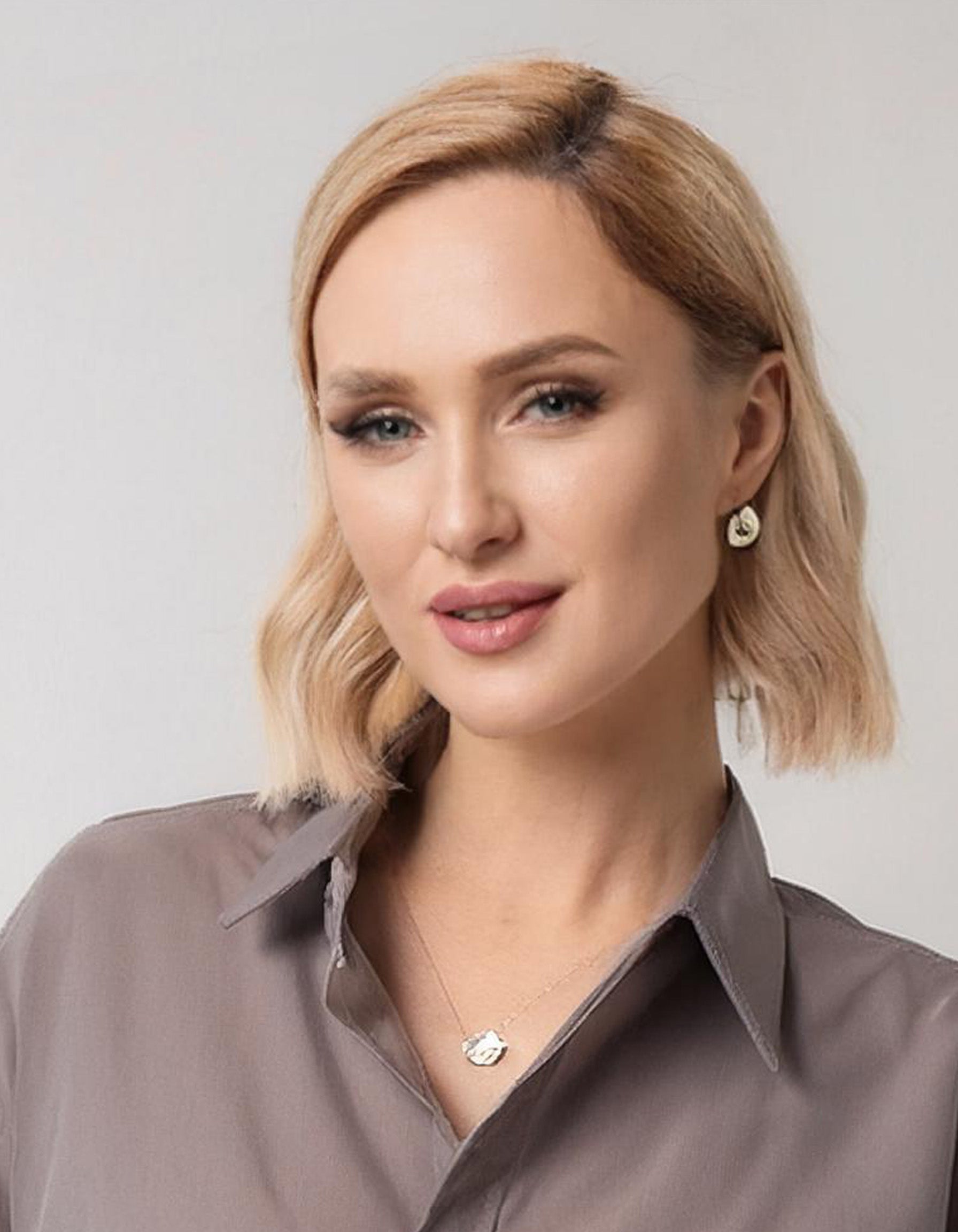 Khaki Three-Quarter Sleeve Dress Shirt 4